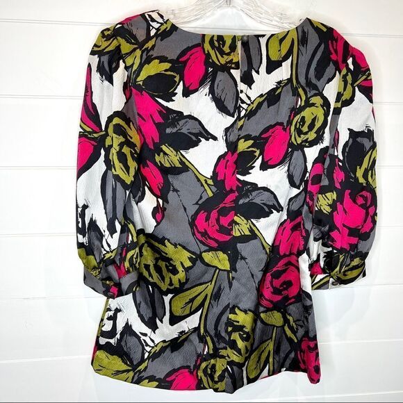 Trina Turk 100% Silk Floral Vibrant blouse size P (0) - Picture 4 of 8